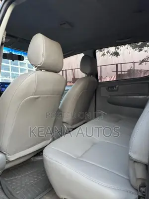 Toyota Hilux 2013 Black