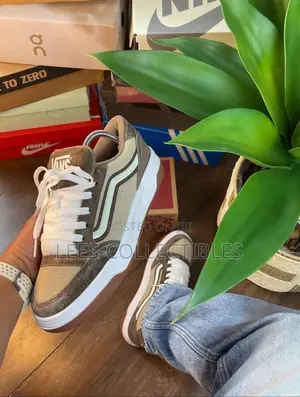 Best Quality Vans Hylane Unisex Sneakers