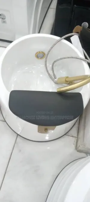 Luxury Ceramic Pedicure Spa Basin With Gold Faucet & Footrest