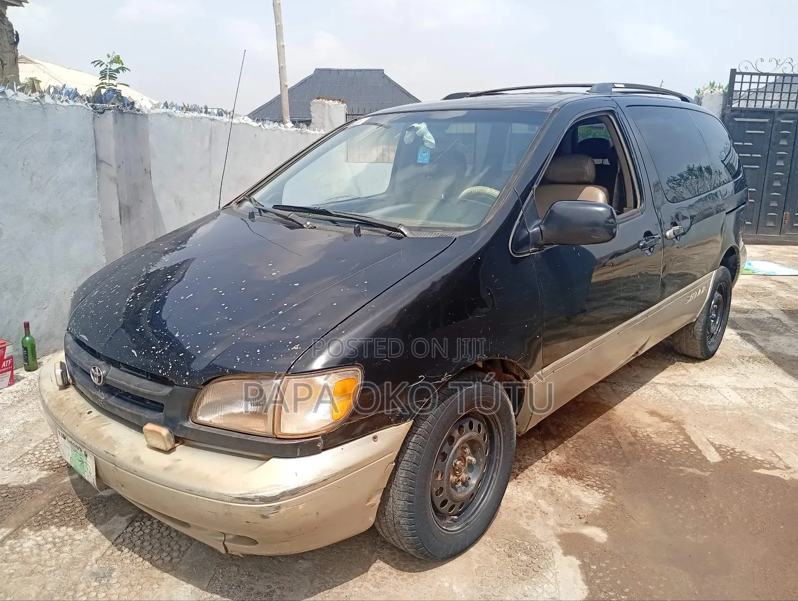 2000 Toyota Sienna XLE & 1 hatch