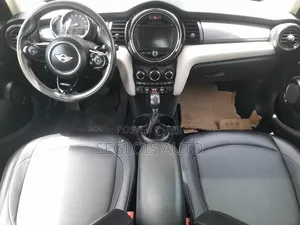 Mini Cooper 2017 Silver