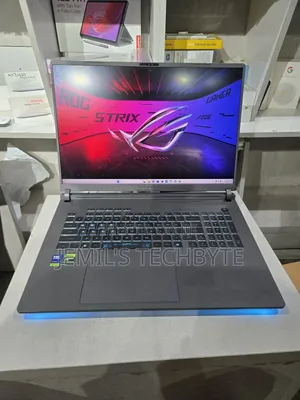 Laptop Asus ROG Strix G731G 32GB Intel Core Ultra 9 SSD 2T