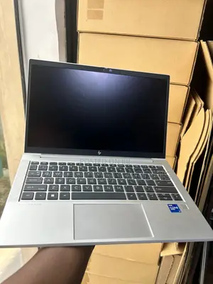 Laptop HP EliteBook 830 G8 16GB Intel Core i7 SSD 512GB