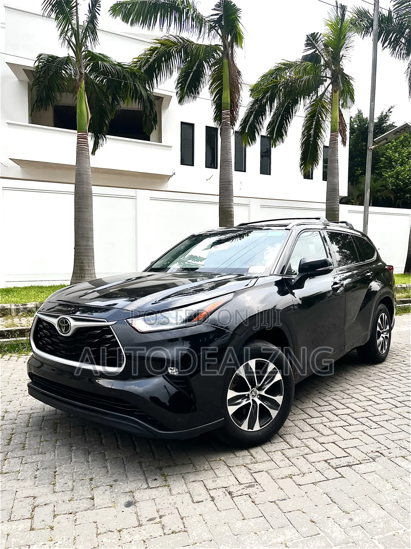 Toyota Highlander XLE 2022 Black
