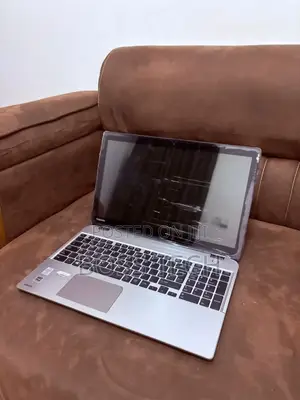 Laptop Toshiba Satellite CL15 4GB Intel Core i5 HDD 500GB