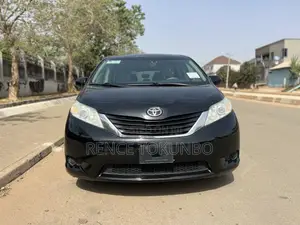 Toyota Sienna 2013 Black