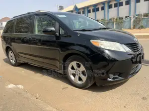 Toyota Sienna 2013 Black