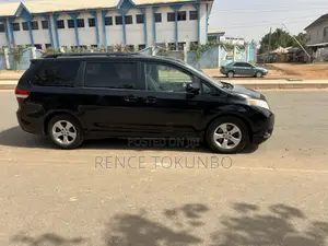 Toyota Sienna 2013 Black