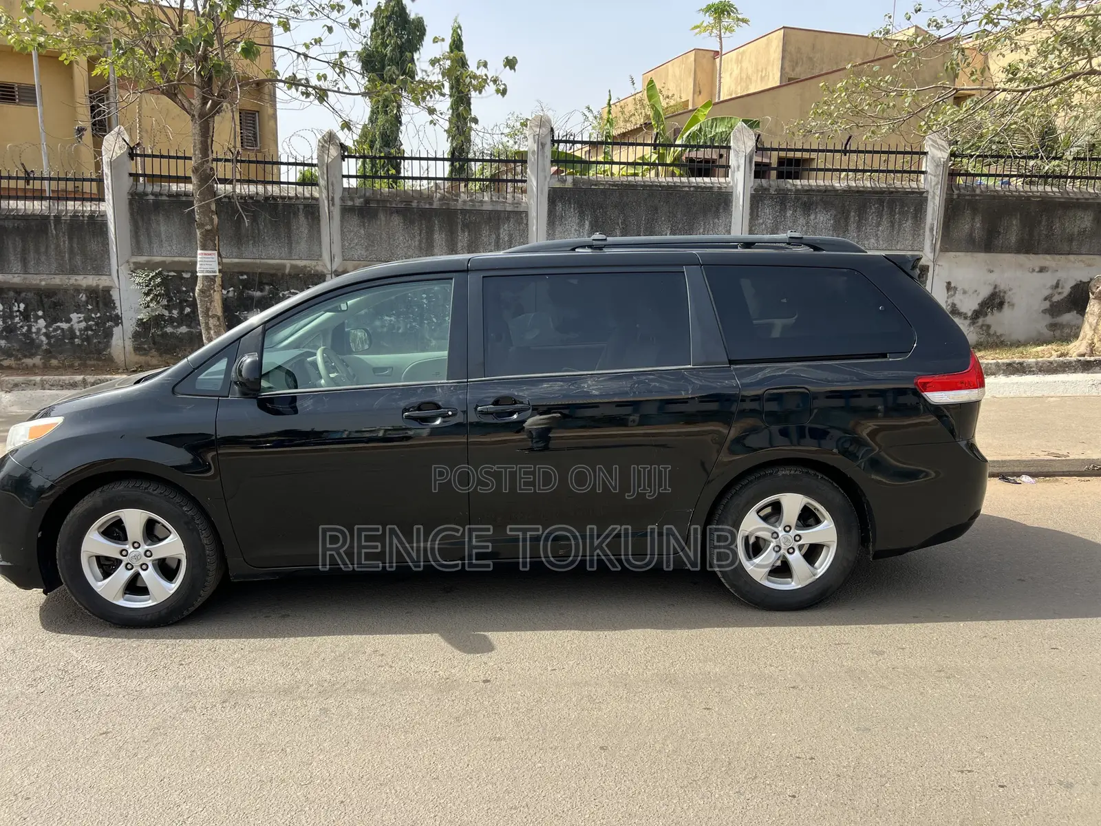 Toyota Sienna 2013 Black