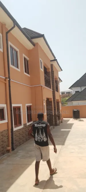 Furnished 3bdrm Apartment in Golf Annex Estate, Enugu for rent
