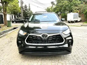 Toyota Highlander XLE 2022 Black