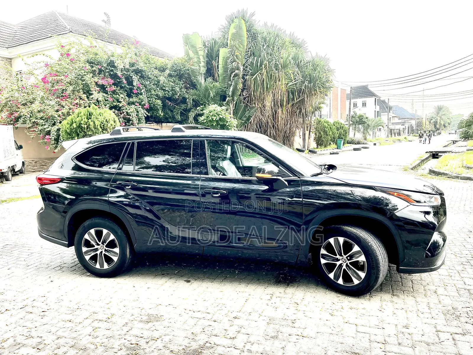 Toyota Highlander XLE 2022 Black