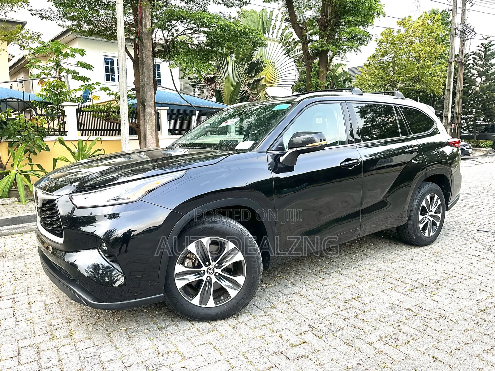 Toyota Highlander XLE 2022 Black