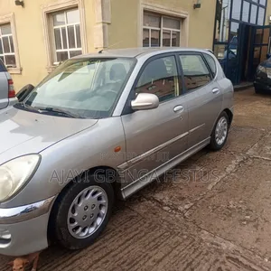 Daihatsu Sirion 2005 Silver