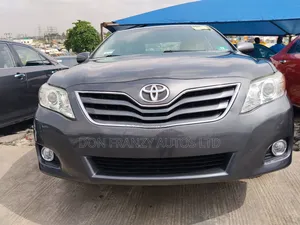 Toyota Camry LE 4dr Sedan (2.5L 4cyl 6AM) 2010 Gray