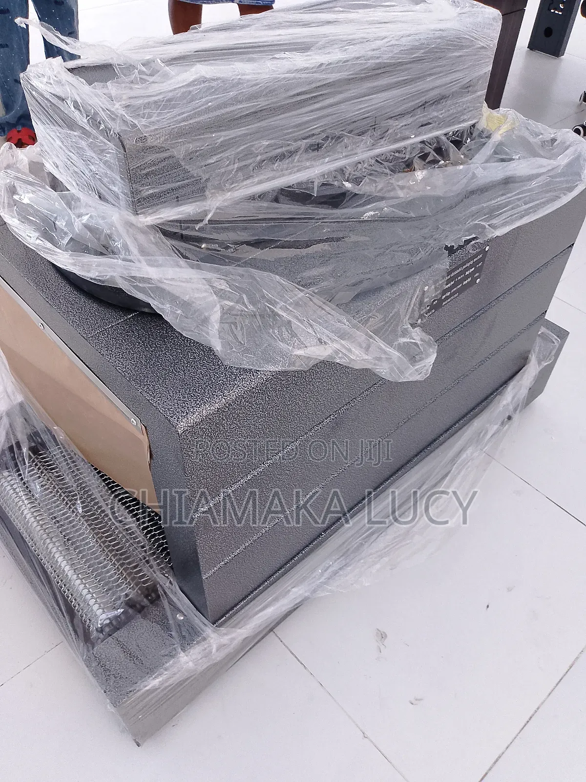 Shrink Packaging Machine
