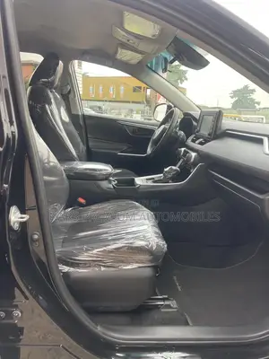 Toyota RAV4 LE 2021 Black