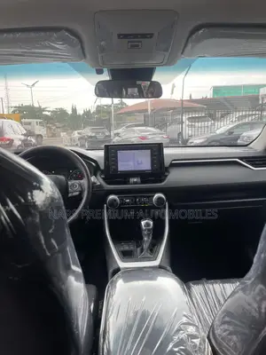 Toyota RAV4 LE 2021 Black