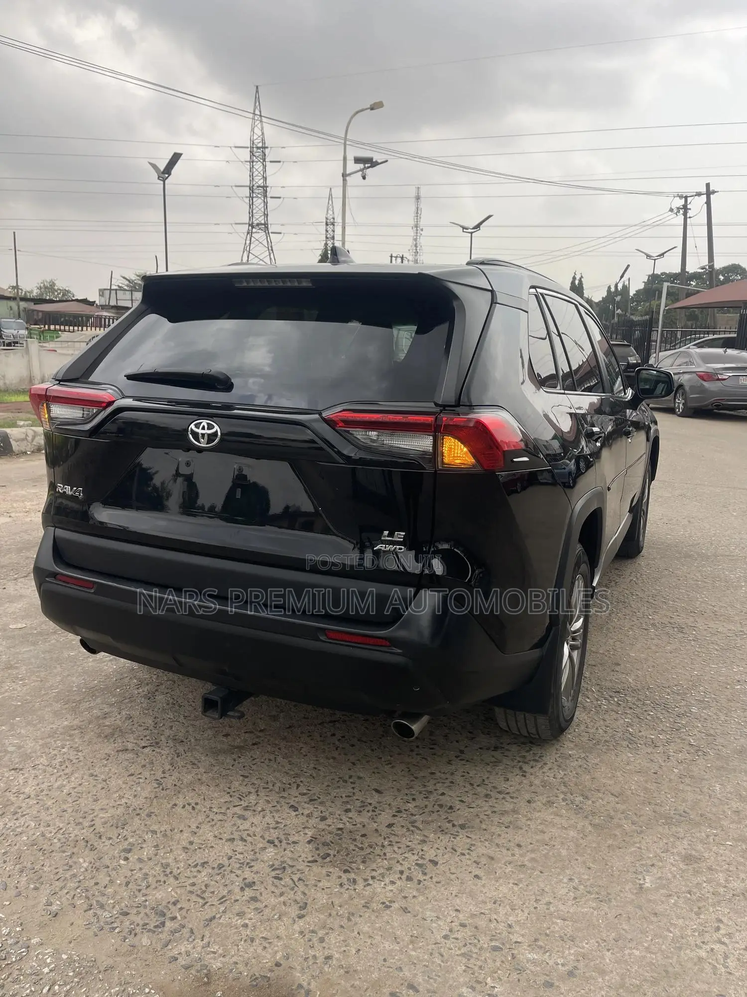 Toyota RAV4 LE 2021 Black