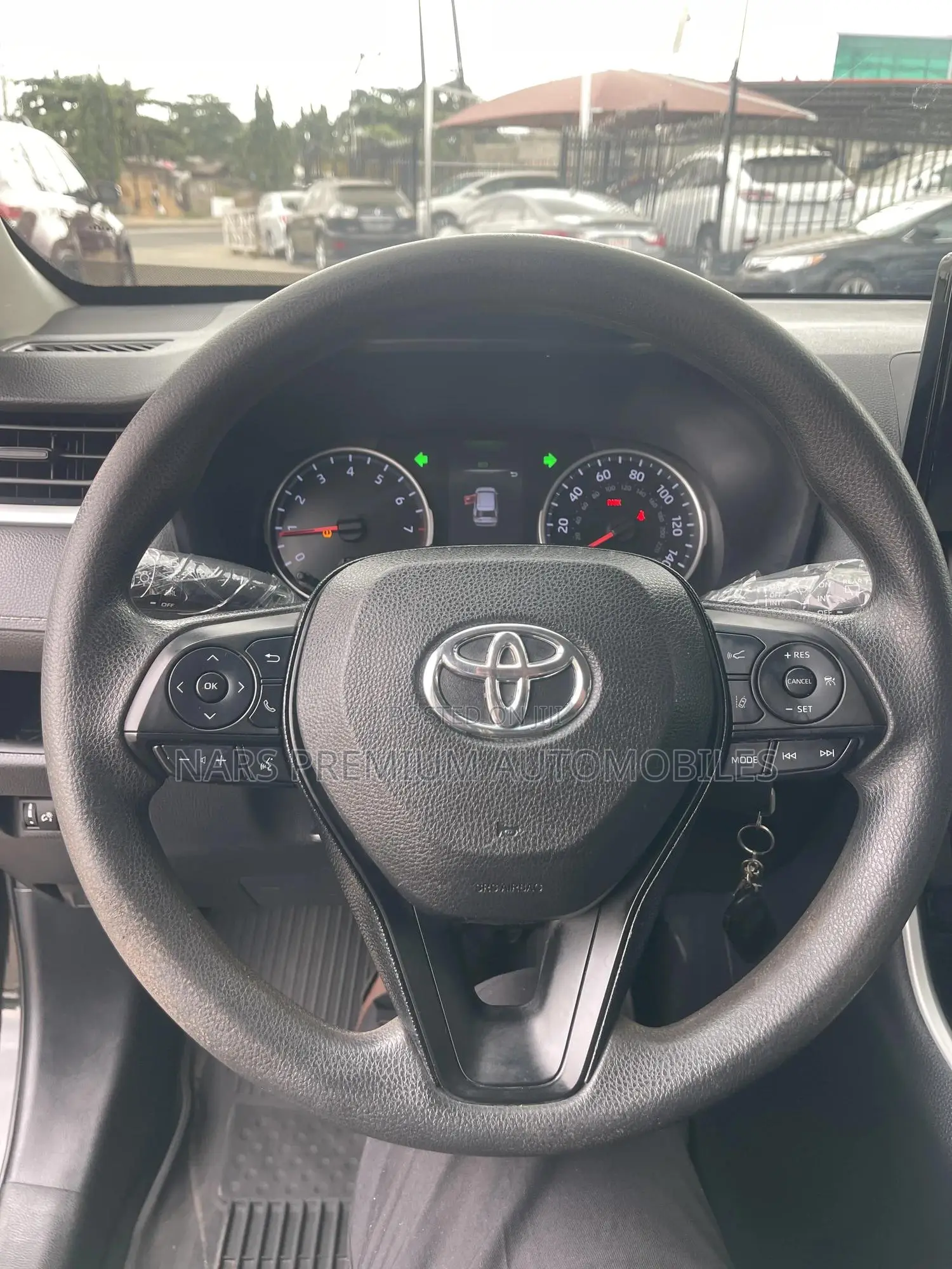 Toyota RAV4 LE 2021 Black