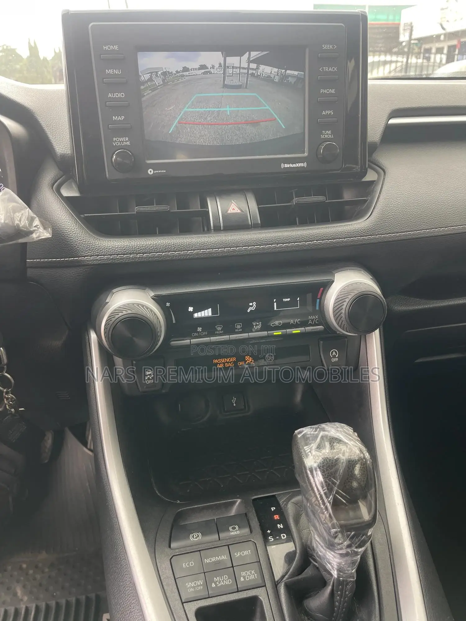 Toyota RAV4 LE 2021 Black