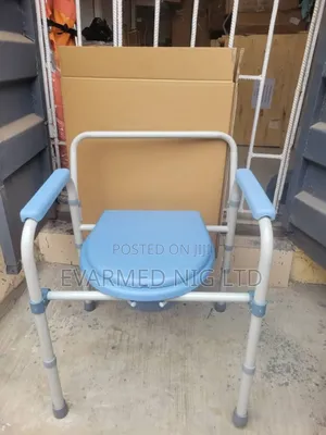 Commod Chair
