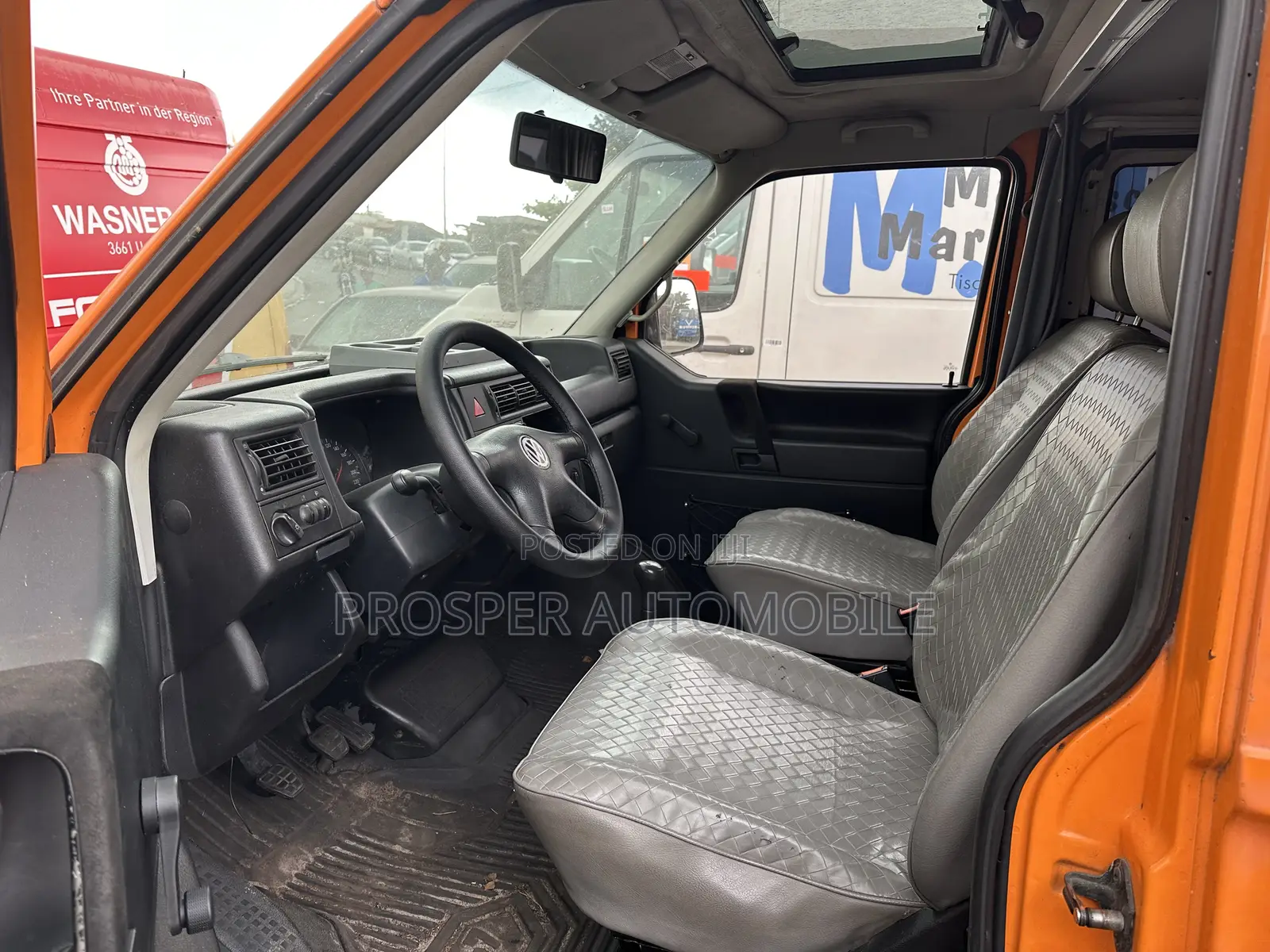 Volkswagen Transporter 2005 Orange