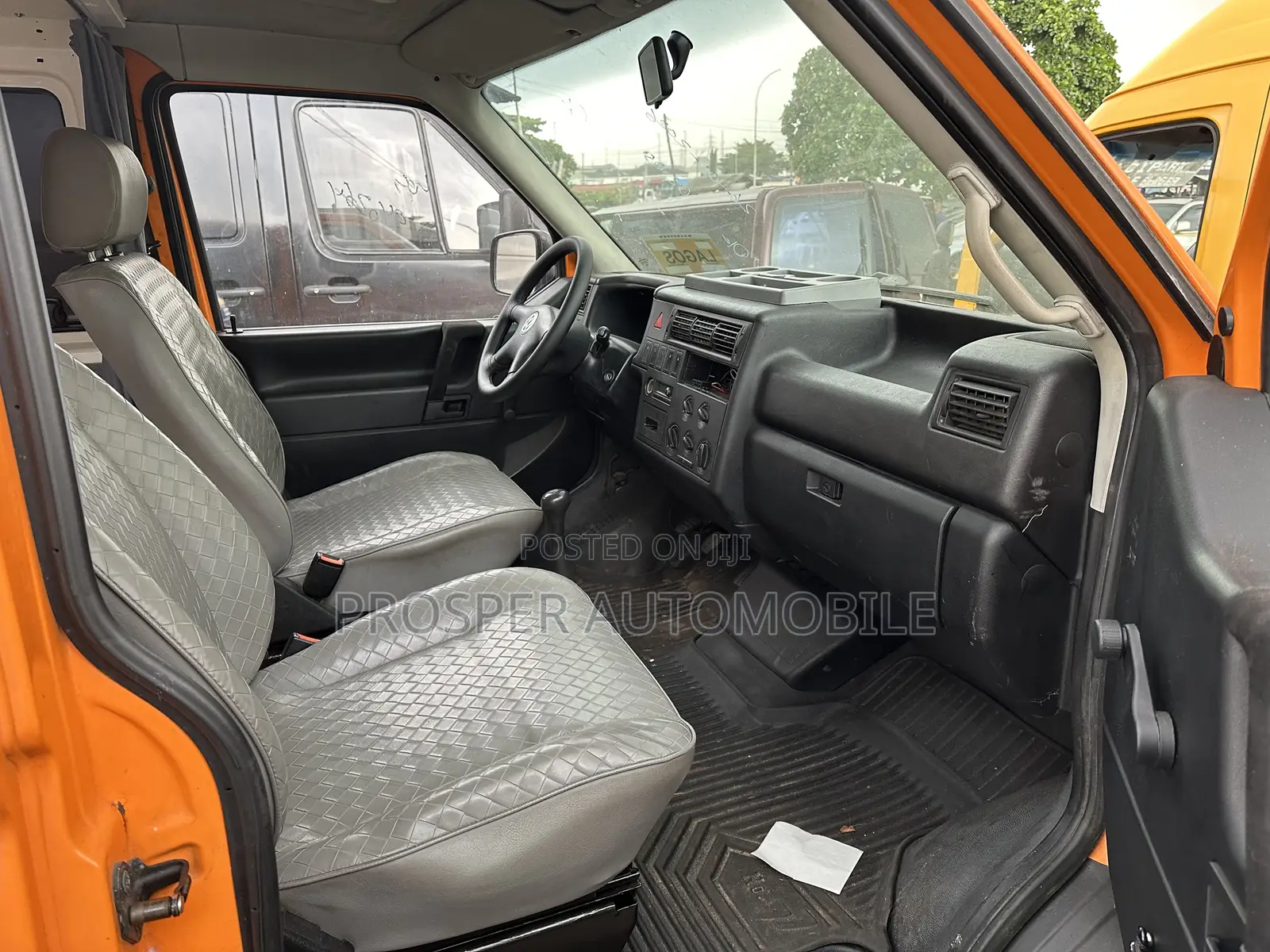 Volkswagen Transporter 2005 Orange