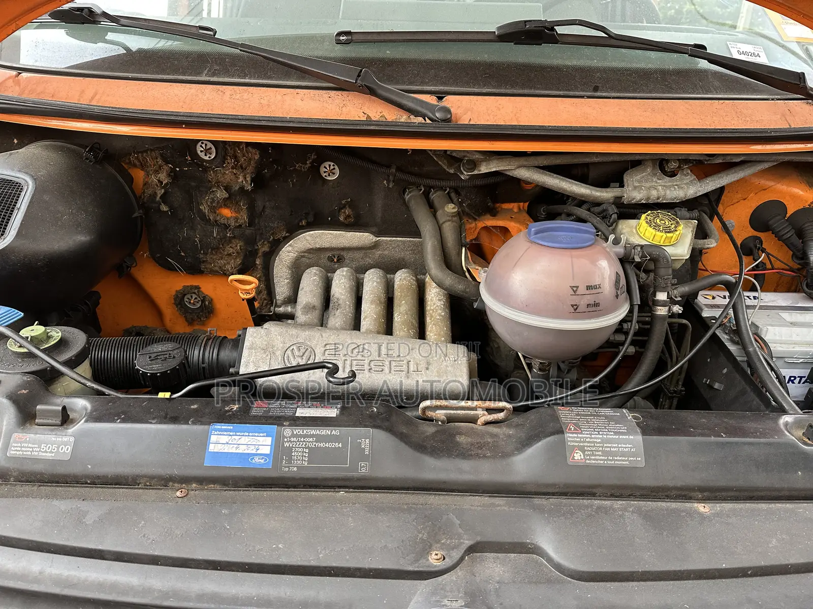 Volkswagen Transporter 2005 Orange
