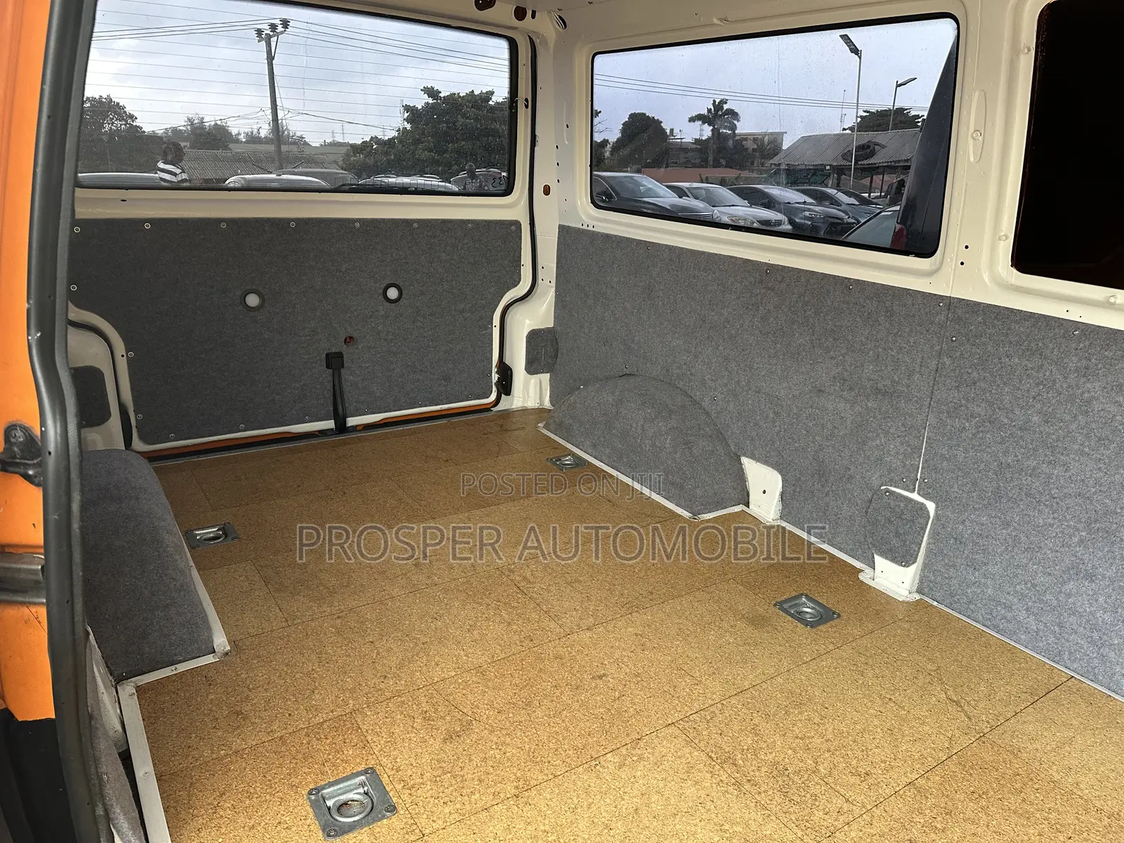 Volkswagen Transporter 2005 Orange