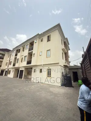 3bdrm Apartment in Chevron for rent