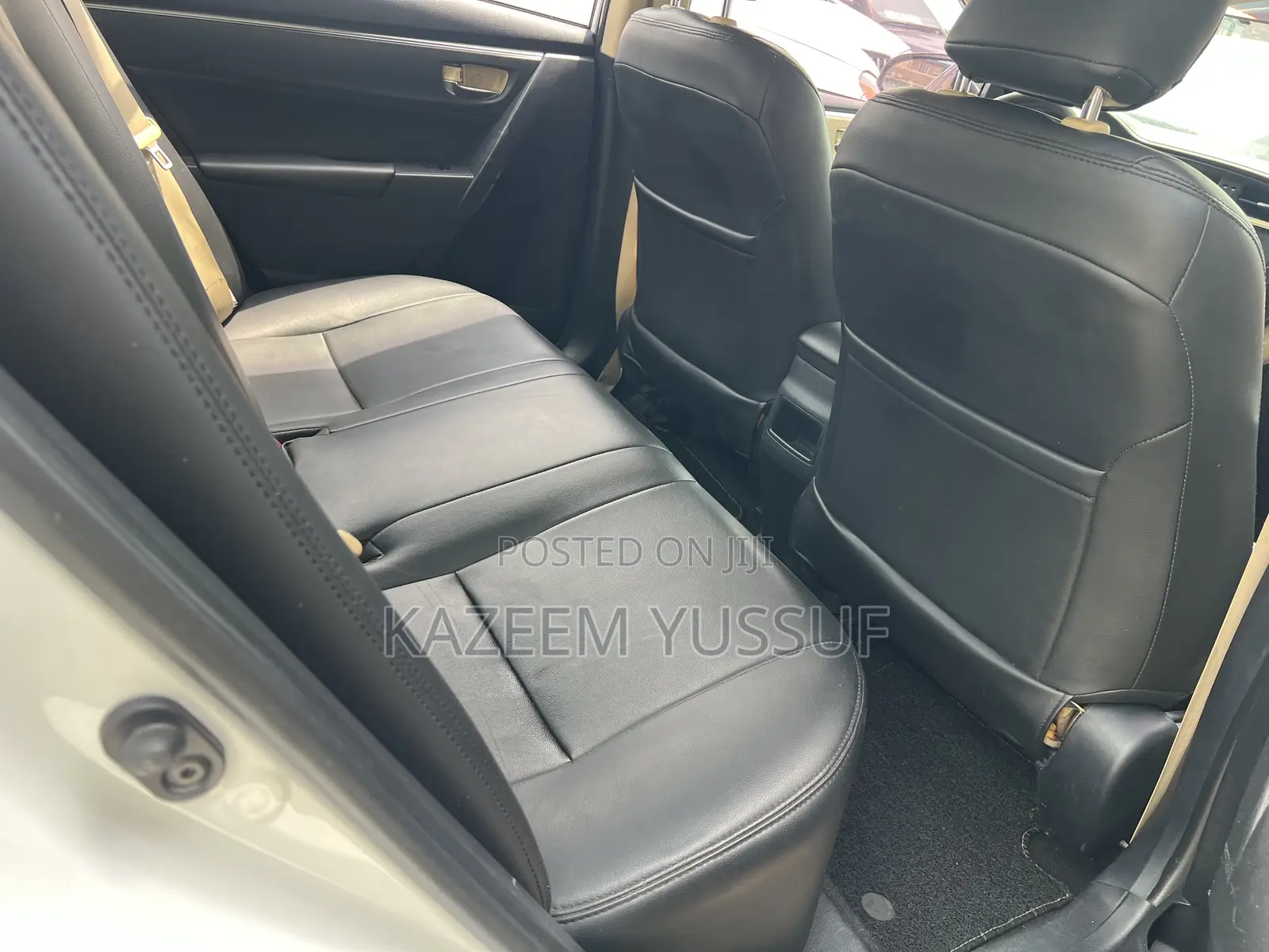 Toyota Corolla LE Eco (1.8L 4cyl 2A) 2018 White