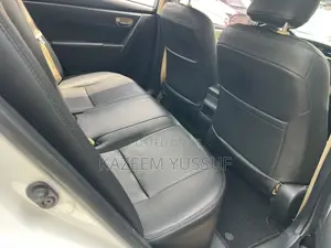 Toyota Corolla LE Eco (1.8L 4cyl 2A) 2018 White