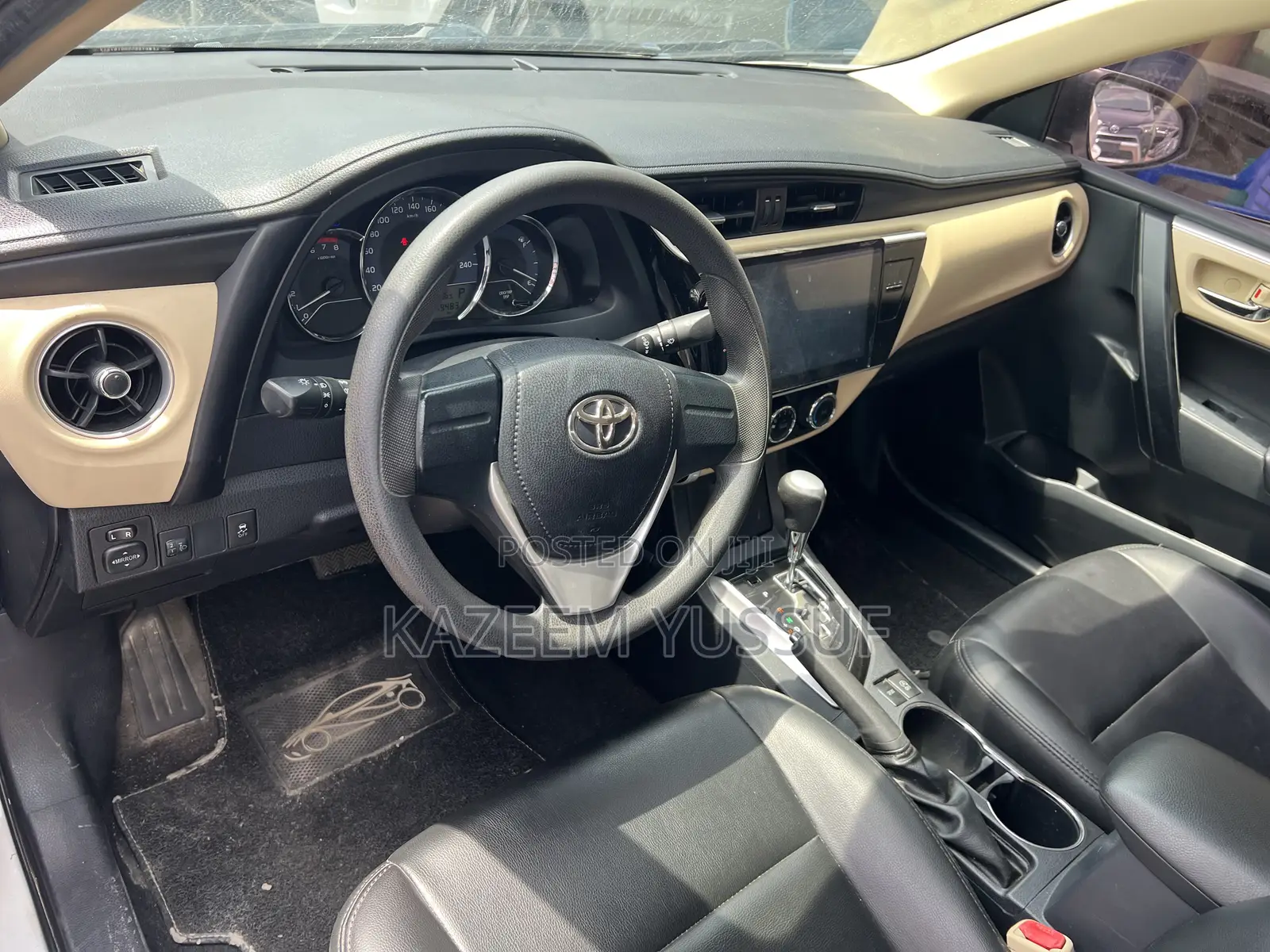 Toyota Corolla LE Eco (1.8L 4cyl 2A) 2018 White
