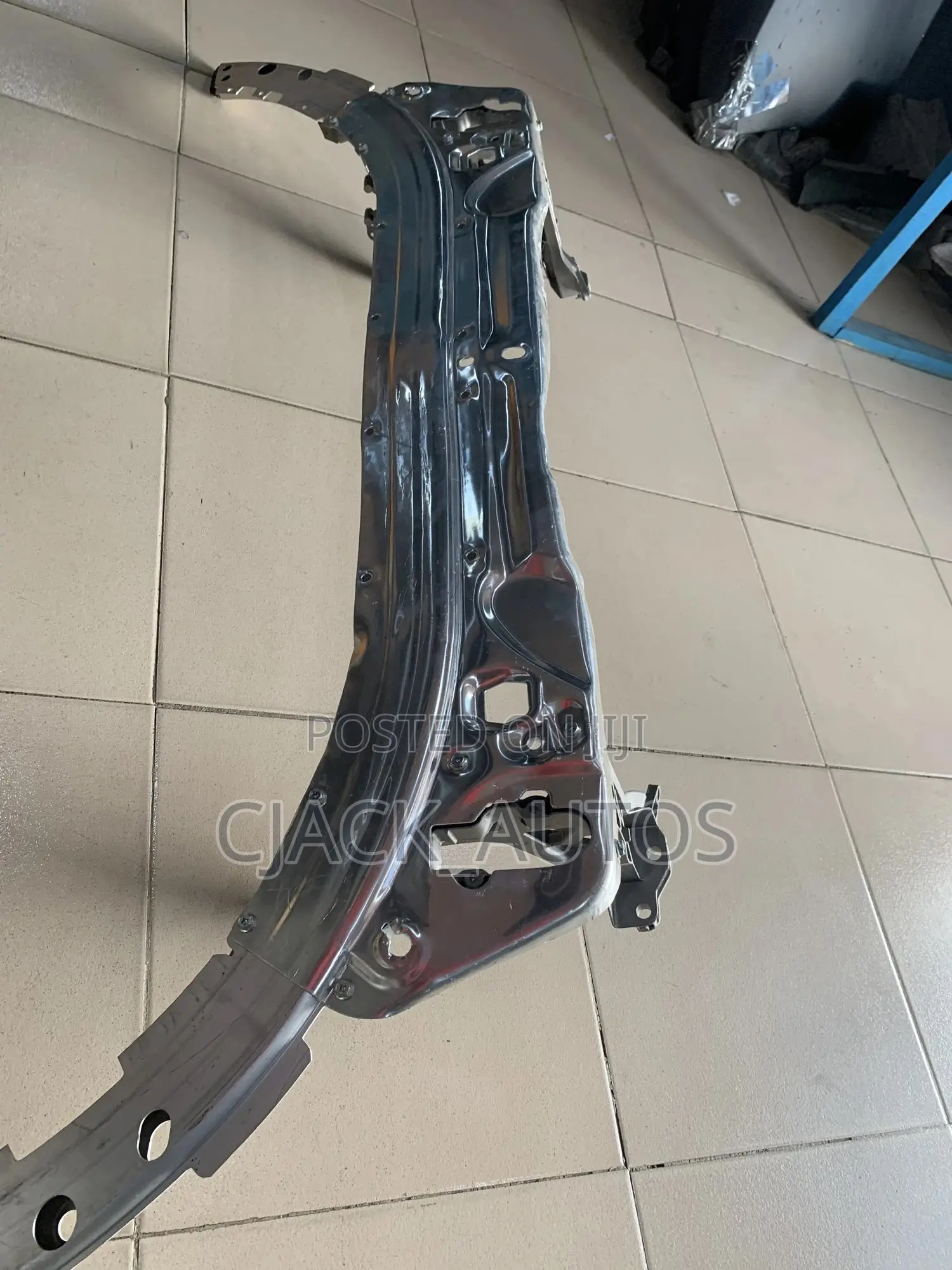 C300 205 Front Cut