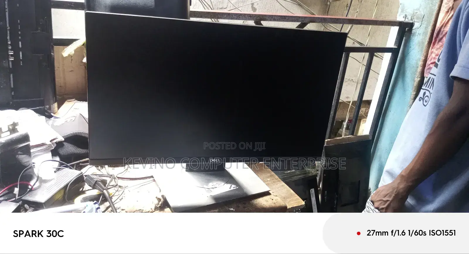 23 Inches Dell