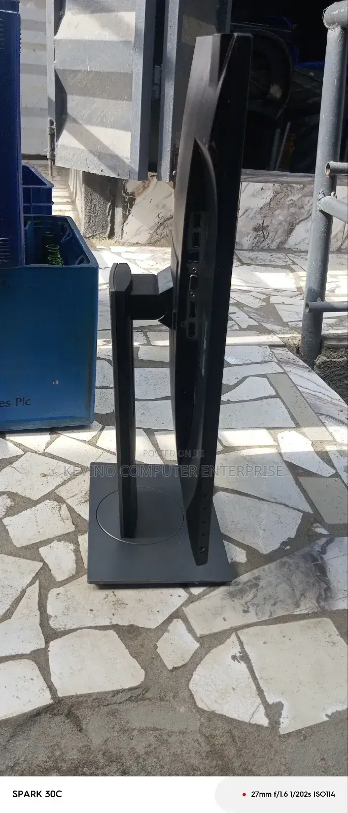 23 Inches Dell