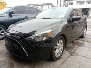 Toyota Yaris 2017 Black