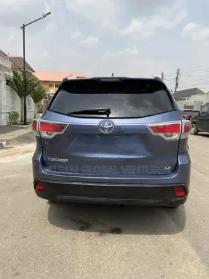 Toyota Highlander 2015 Blue