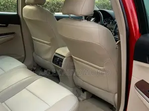 Toyota Camry XLE V6 4dr Sedan (3.5L 6cyl 6A) 2012 Red
