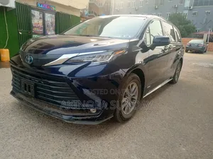 Toyota Sienna 2022 Blue