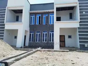 4bdrm Townhouse/Terrace in Cedarwood F01 Estate, Kubwa for Sale