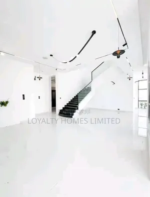 5bdrm House in Osapa london for sale