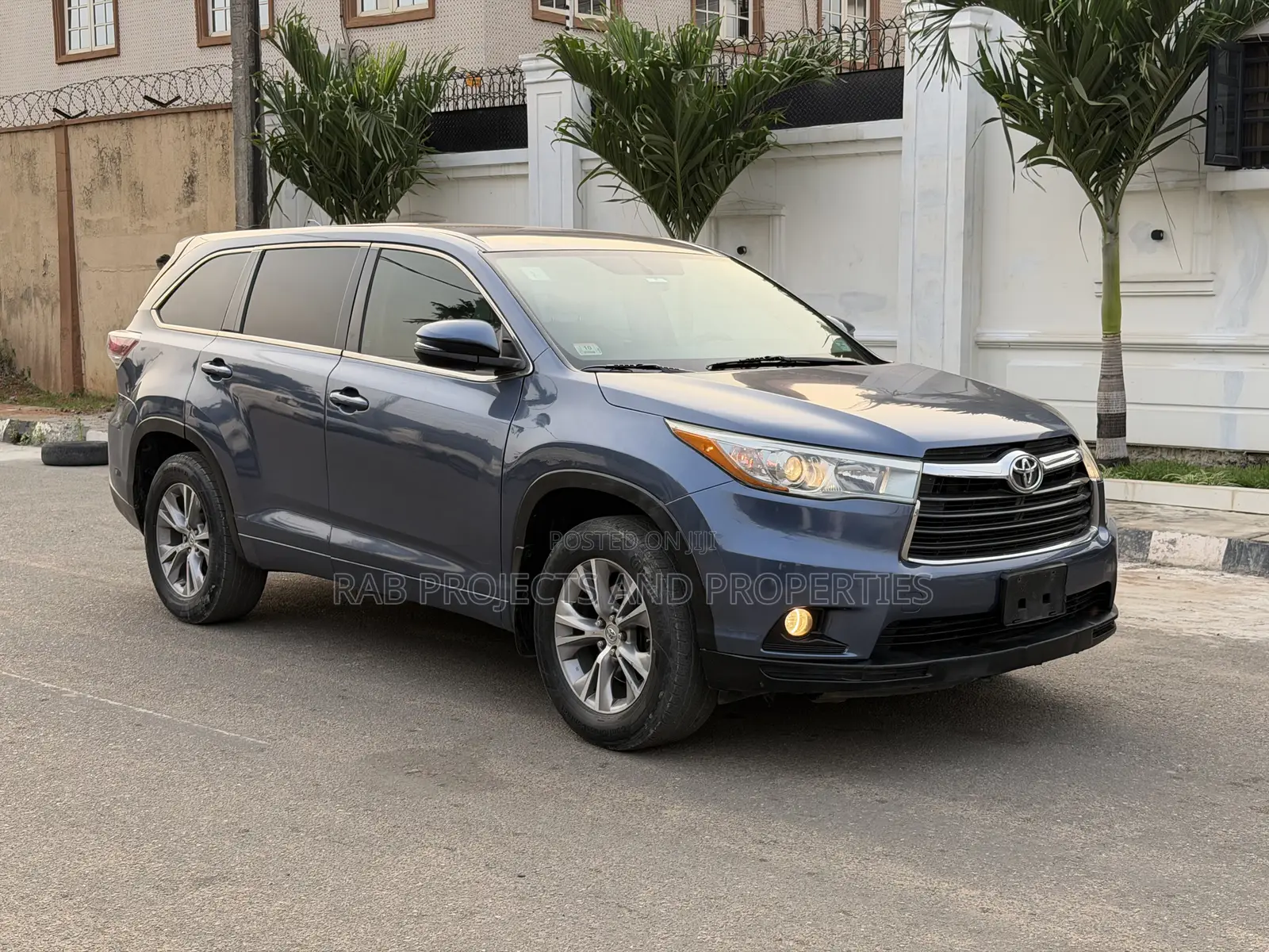 2016 Toyota Highlander LE V6 4x4 (3.5L 6cyl 6A) - Image 1