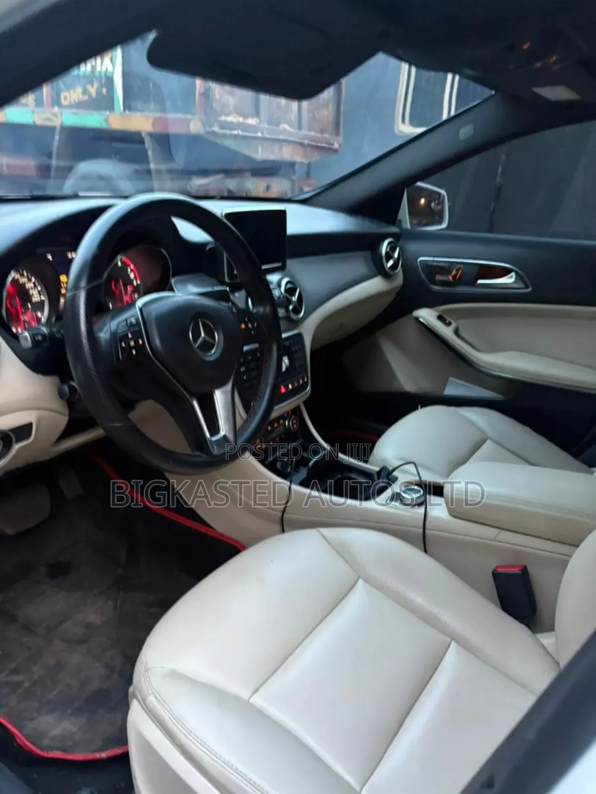 Mercedes-Benz GLA 250 2016 White