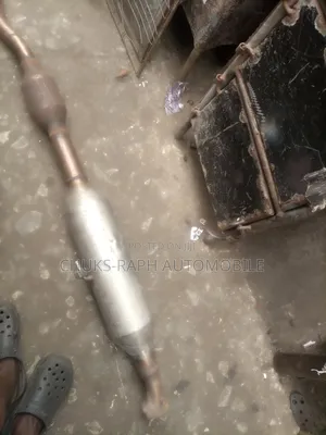 Center Catalyst and Tube for Toyota Camry 2013