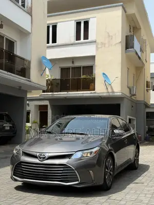 Toyota Avalon XLE FWDSedan (3.6L 6cyl 6A) 2016 Gray