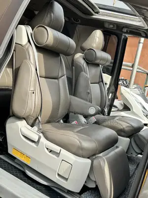 Toyota Sienna Limited AWD 7-Passenger 2013 Gray