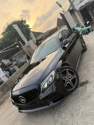 Mercedes-Benz C400 2016 Black