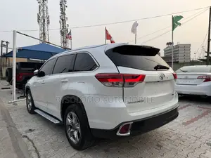 Toyota Highlander Limited 2019 White